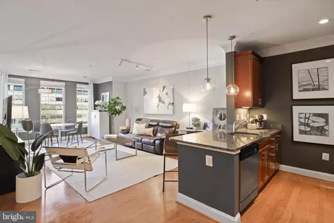 1023 N Royal St #312, Alexandria, VA 22314