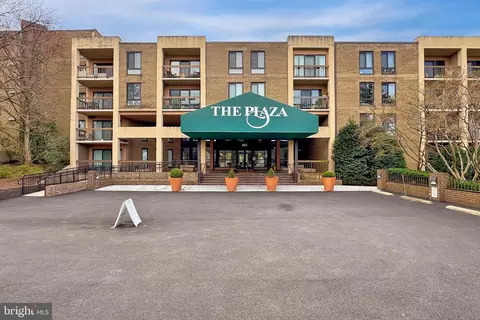 807 N Howard St #315, Alexandria, VA 22304