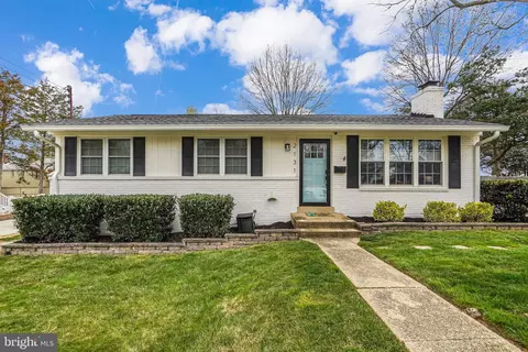 2131 N Early St, Alexandria, VA 22302