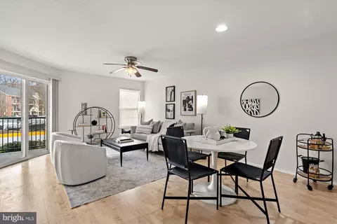 3309 Wyndham Cir #1184, Alexandria, VA 22302