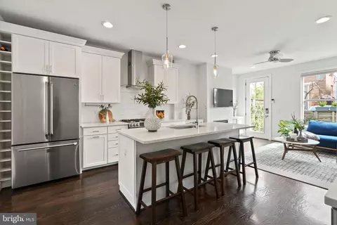 212 S Patrick St, Alexandria, VA 22314
