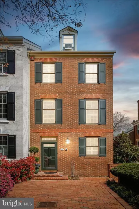 424 N Saint Asaph St, Alexandria, VA 22314