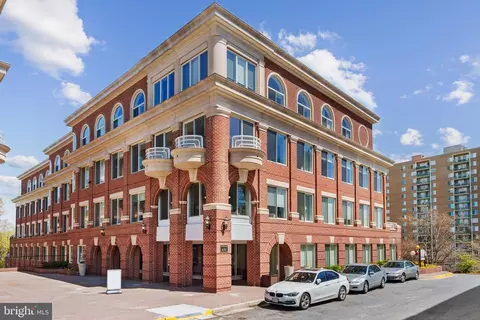 635 Slaters Ln #307, Alexandria, VA 22314