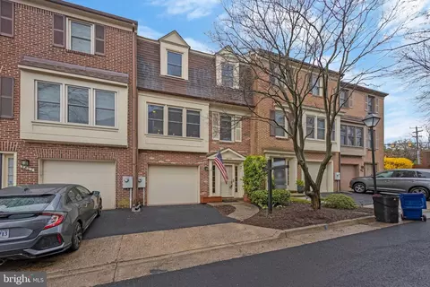 3809 Usher Ct, Alexandria, VA 22304