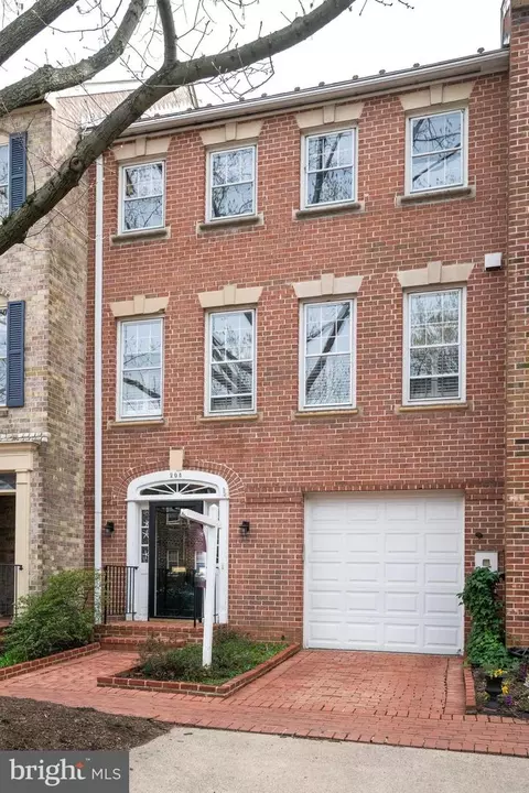 208 Oronoco St, Alexandria, VA 22314