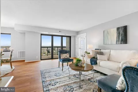 203 Yoakum Pkwy #1524, Alexandria, VA 22304
