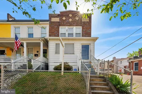 111 N Peyton St, Alexandria, VA 22314