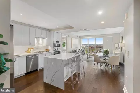 925 N Fairfax St #805, Alexandria, VA 22314