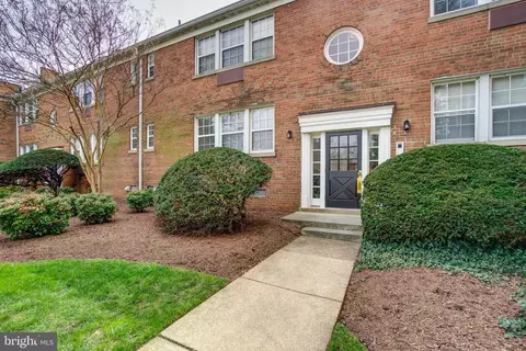1804 W Abingdon Dr #101, Alexandria, VA 22314