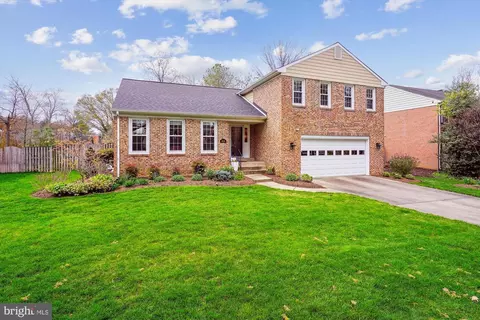 4014 Ellicott St, Alexandria, VA 22304