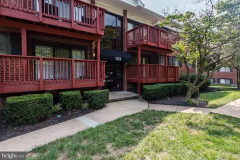 103 Skyhill Rd #8, Alexandria, VA 22314