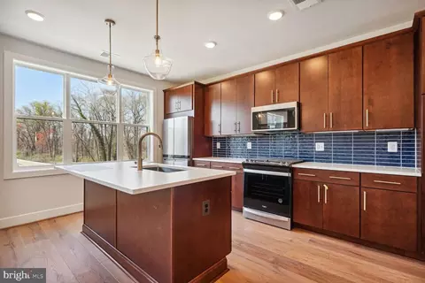 141 Warburton St, Alexandria, VA 22304