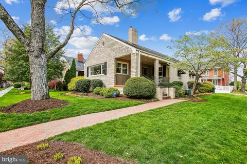 601 Braxton Pl, Alexandria, VA 22301