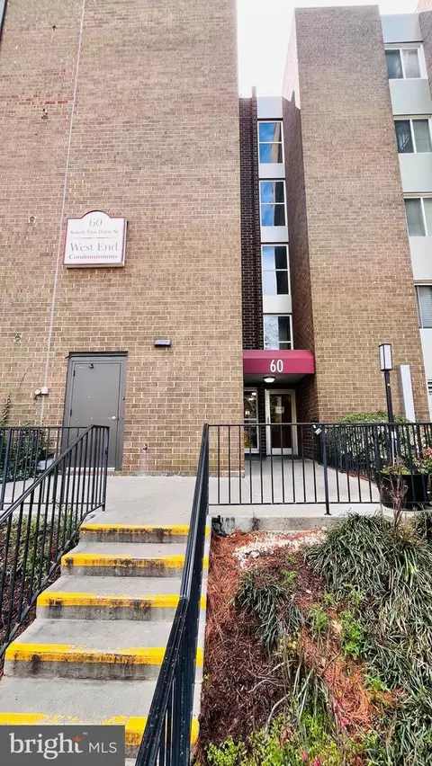 60 S Van Dorn St #117, Alexandria, VA 22304