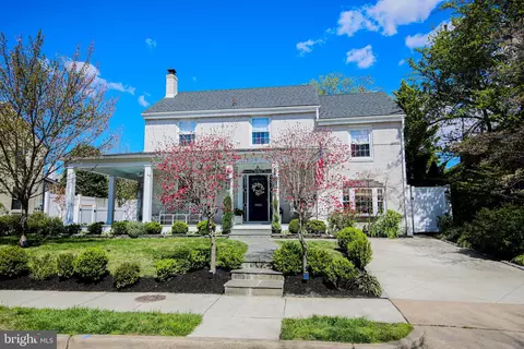 609 Malcolm Pl, Alexandria, VA 22302