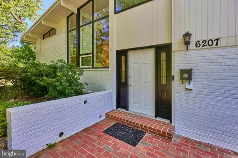 6207 Holmes Run Pkwy, Alexandria, VA 22311