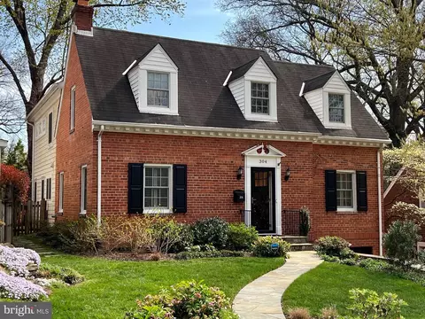 304 Alexandria Ave W, Alexandria, VA 22302