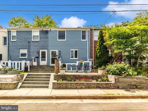 3006 Hickory St, Alexandria, VA 22305