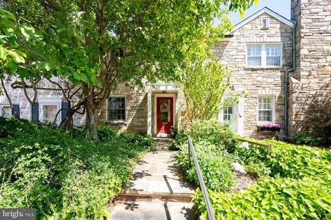 902 S Saint Asaph St, Alexandria, VA 22314
