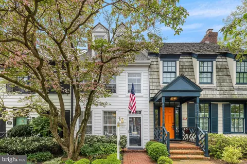 722 Gibbon St, Alexandria, VA 22314