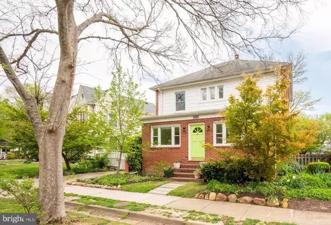 2105 Commonwealth Ave, Alexandria, VA 22301