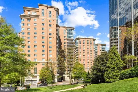 3101 N Hampton Dr #1501, Alexandria, VA 22302