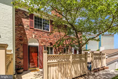 1467 N A N Van Dorn St, Alexandria, VA 22304