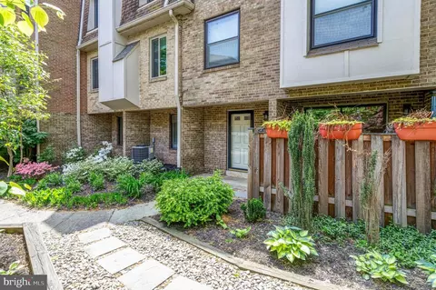 1657 Kenwood Ave #C, Alexandria, VA 22302