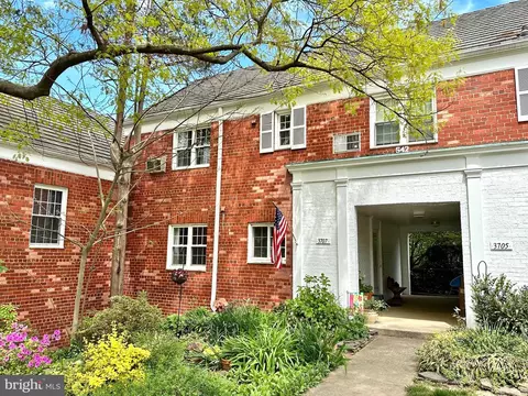 3707 Gunston Rd, Alexandria, VA 22302