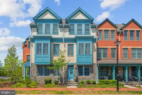 1025 Bernard St, Alexandria, VA 22314