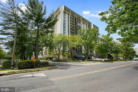 5300 Holmes Run Pkwy #914, Alexandria, VA 22304