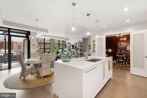 22 Bakers Walk #105, Alexandria, VA 22314