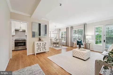 3708 Gunston Rd, Alexandria, VA 22302