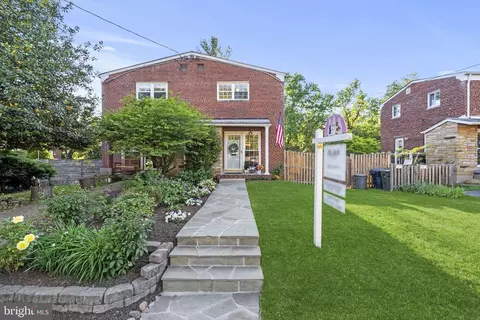 28 E Taylor Run Pkwy, Alexandria, VA 22314