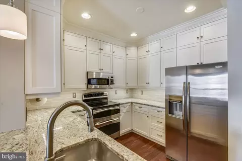 4550 Strutfield Ln #2412, Alexandria, VA 22311