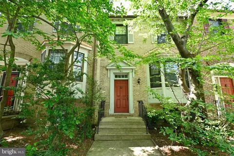 5410 Wycklow Ct, Alexandria, VA 22304