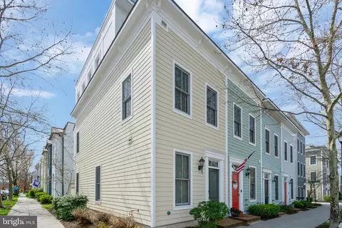 802 Madison St, Alexandria, VA 22314