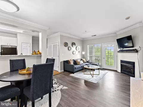 4850 Eisenhower Ave #403, Alexandria, VA 22304