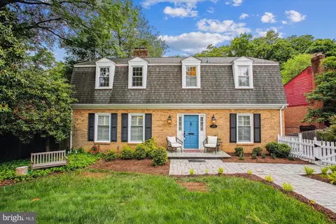 1110 N Howard St, Alexandria, VA 22304