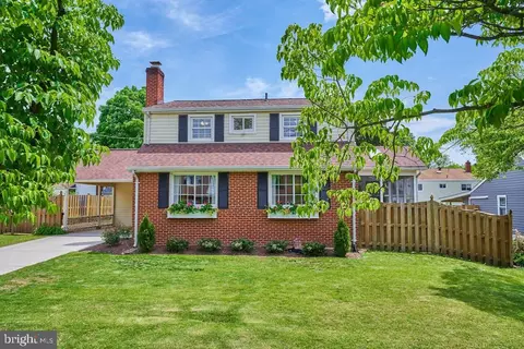 1013 N Paxton St, Alexandria, VA 22304