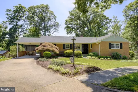 3516 Sterling Ave, Alexandria, VA 22304