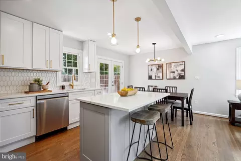 3321 King St, Alexandria, VA 22302