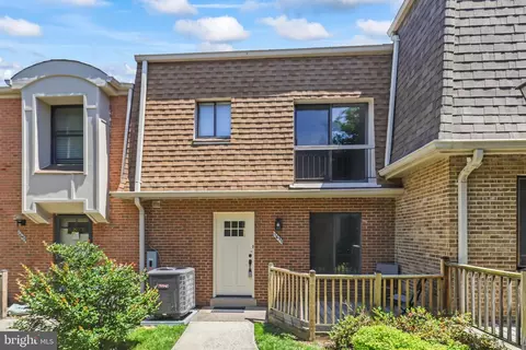 1671 Kenwood Ave, Alexandria, VA 22302