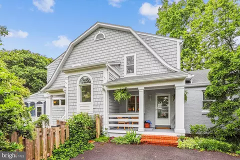 2801 Valley Dr, Alexandria, VA 22302