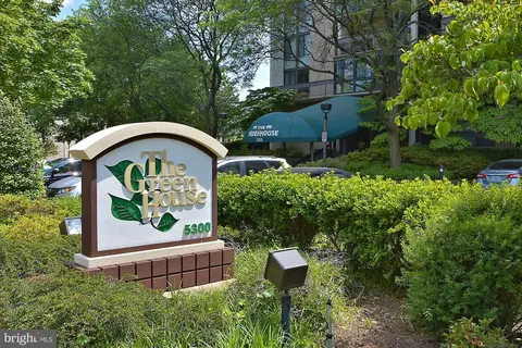 5300 Holmes Run Pkwy #718, Alexandria, VA 22304