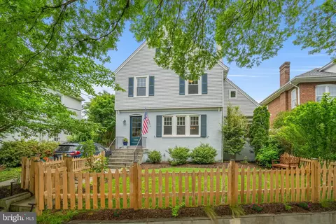 804 Russell Rd, Alexandria, VA 22301
