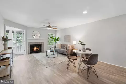 3313 Wyndham Cir #3215, Alexandria, VA 22302