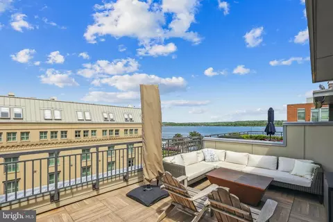 16 Duke St, Alexandria, VA 22314