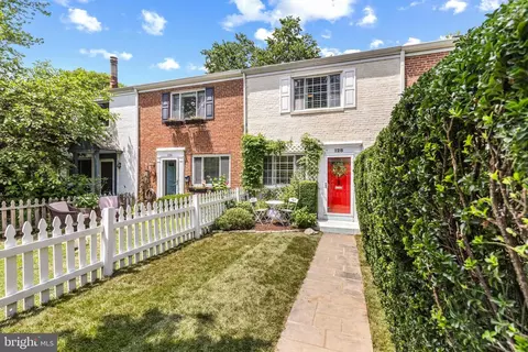 128 E Rosemont Ave, Alexandria, VA 22301