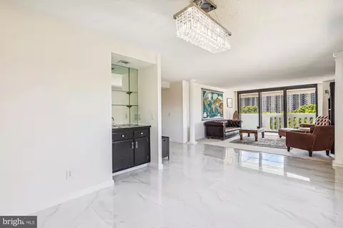 6101 Edsall Rd #1002, Alexandria, VA 22304